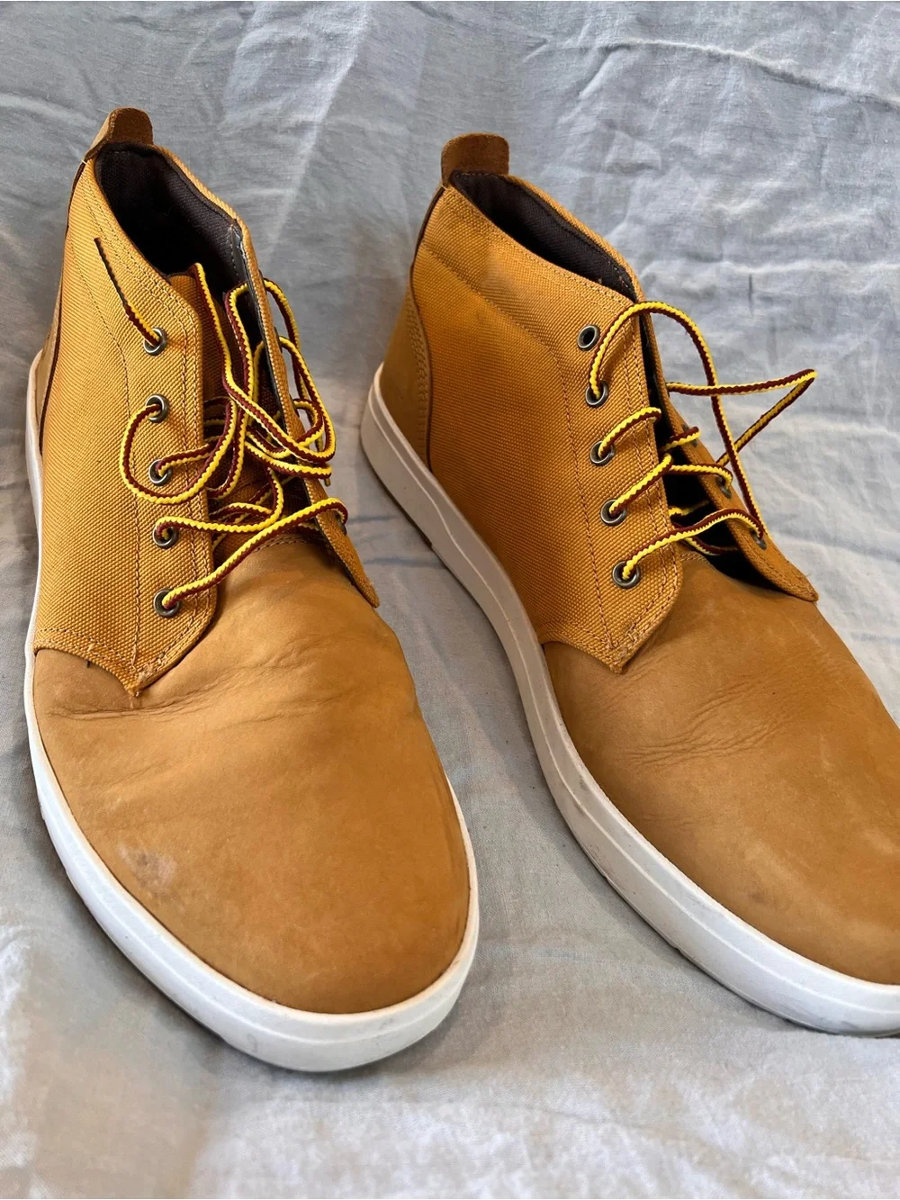 Timberland Wheat Leather Chukka Boots in Tan